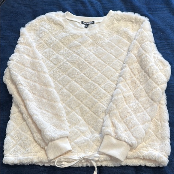 Steve Madden Jackets & Blazers - Cozy White Faux Fur Sweater